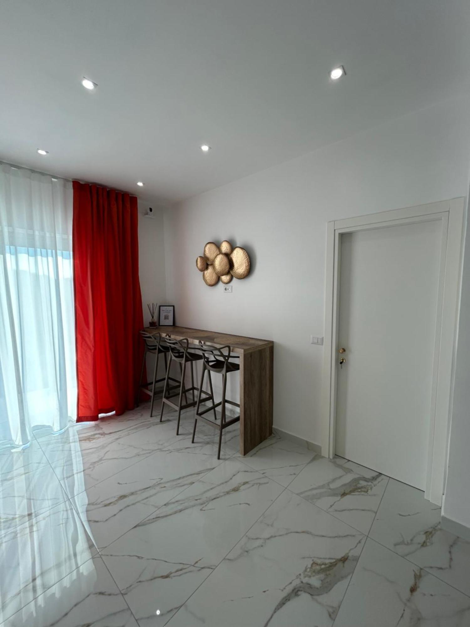 Savior Deluxe Rooms Неаполь Экстерьер фото