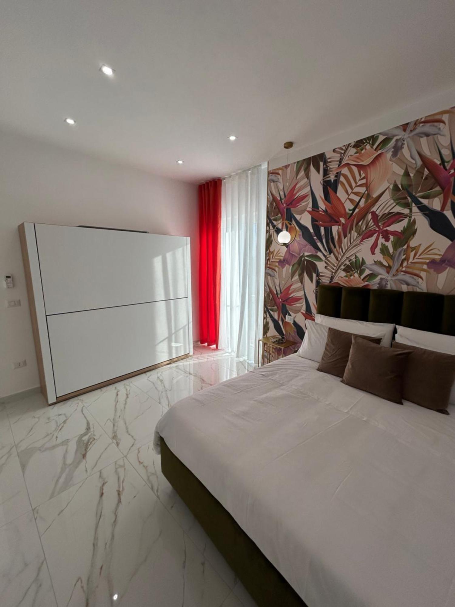 Savior Deluxe Rooms Неаполь Экстерьер фото