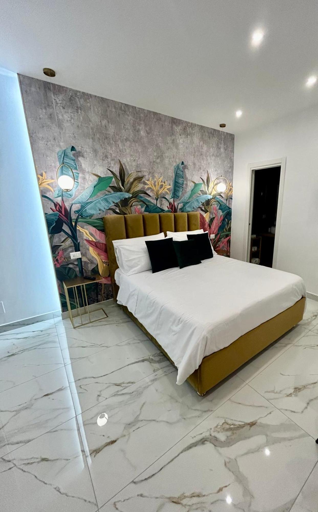 Savior Deluxe Rooms Неаполь Экстерьер фото