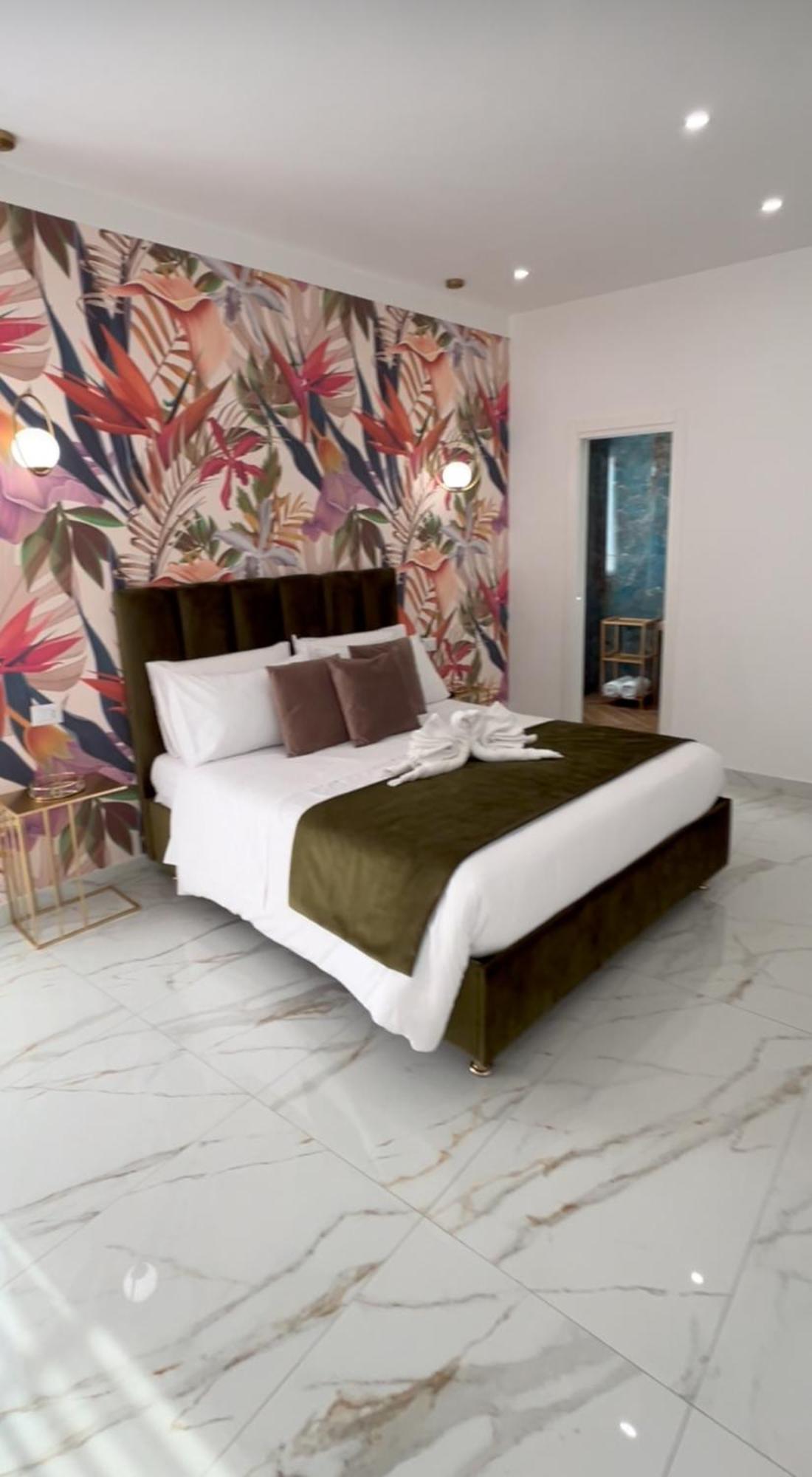 Savior Deluxe Rooms Неаполь Экстерьер фото
